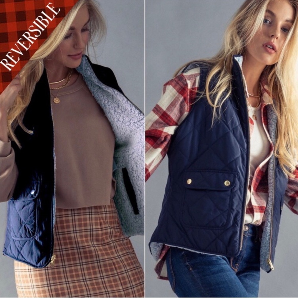 Amazing reversible sherpa lined navy gold tone hardware women’s puffer vest